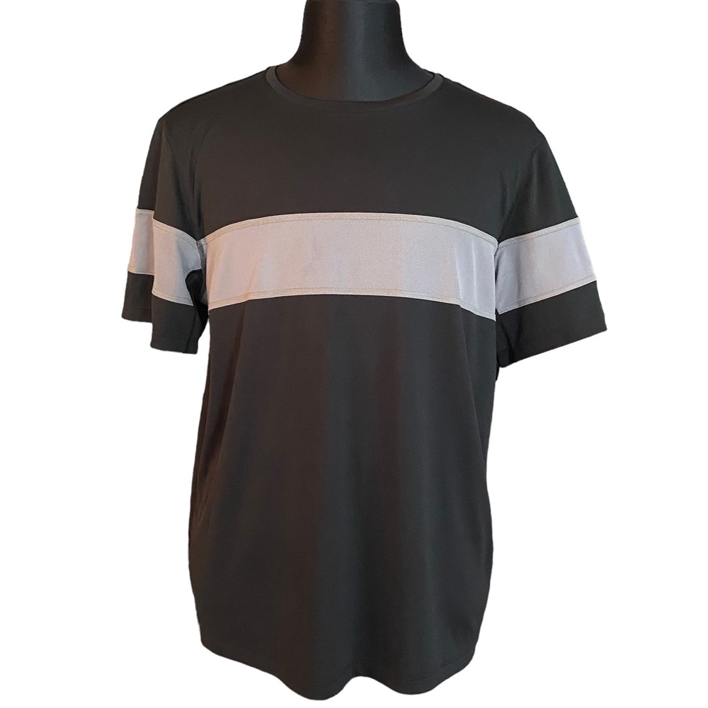 Fourlaps Mens activewear athletic short sleeve crewneck shirt XL black and gray